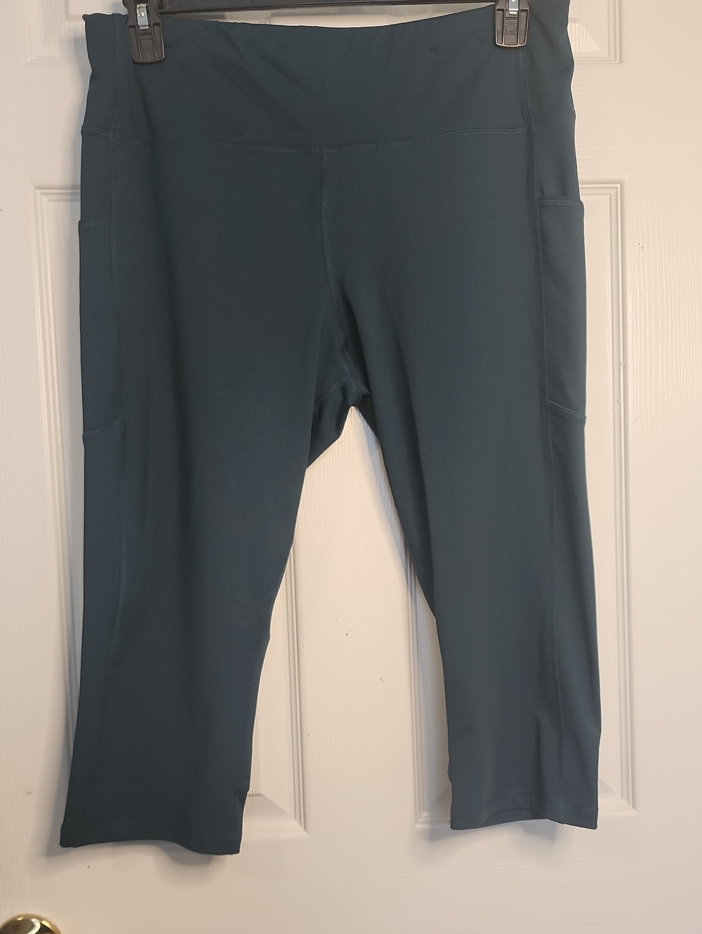 Avia Dark Teal Capri Leggings with Side Pockets